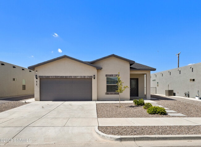 814 Magnolia Park St in Santa Teresa, NM - Building Photo - Building Photo