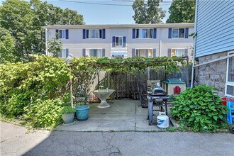 227 Whipple St in Fall River, MA - Building Photo - Building Photo