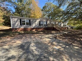 102 Tifton Ct in Fountain Inn, SC - Building Photo