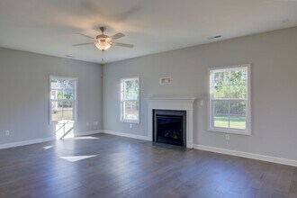 521 Transom Wy in Sneads Ferry, NC - Building Photo - Building Photo