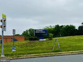 14602 Creek Valley Ct in Centreville, VA - Building Photo - Building Photo