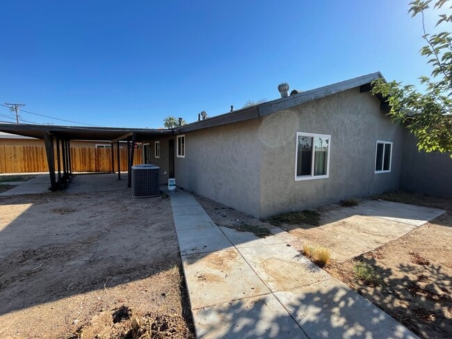 361 N 8th St in Blythe, CA - Building Photo - Building Photo