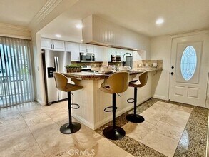 904 W Balboa Blvd in Newport Beach, CA - Foto de edificio - Building Photo