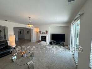 1290 Esperanza Trail in Palm Springs, CA - Building Photo - Building Photo