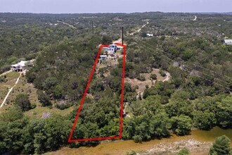 1780 Live Oak Canyon Rd in Dripping Springs, TX - Building Photo - Building Photo