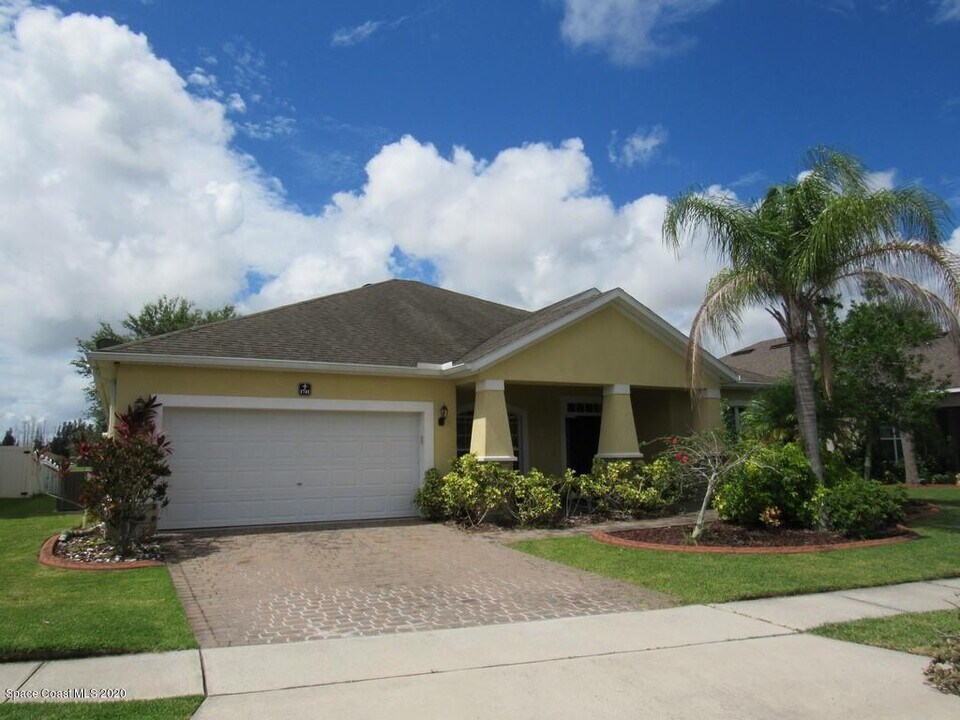 1741 Bridgeport Cir in Rockledge, FL - Building Photo