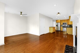 1825 W Iowa St in Chicago, IL - Building Photo - Building Photo