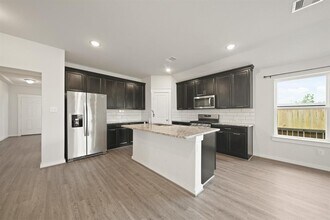 1809 Bending Green Dr in Arcola, TX - Building Photo - Building Photo