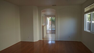 3408 Zalema Way in Sacramento, CA - Building Photo - Building Photo