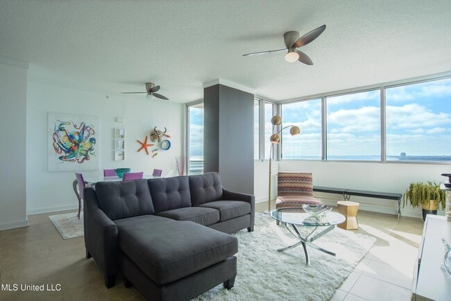 2060 Beach Blvd, Unit 1403 in Biloxi, MS - Building Photo - Building Photo