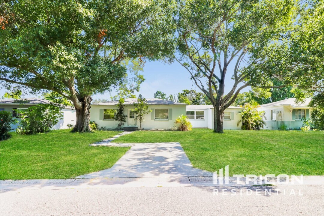 2311 35th Ave N in St. Petersburg, FL - Building Photo
