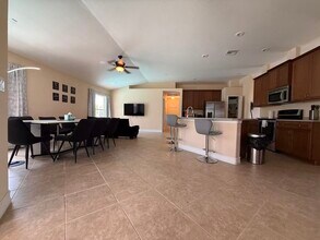 409 SW 8th St in Cape Coral, FL - Foto de edificio - Building Photo
