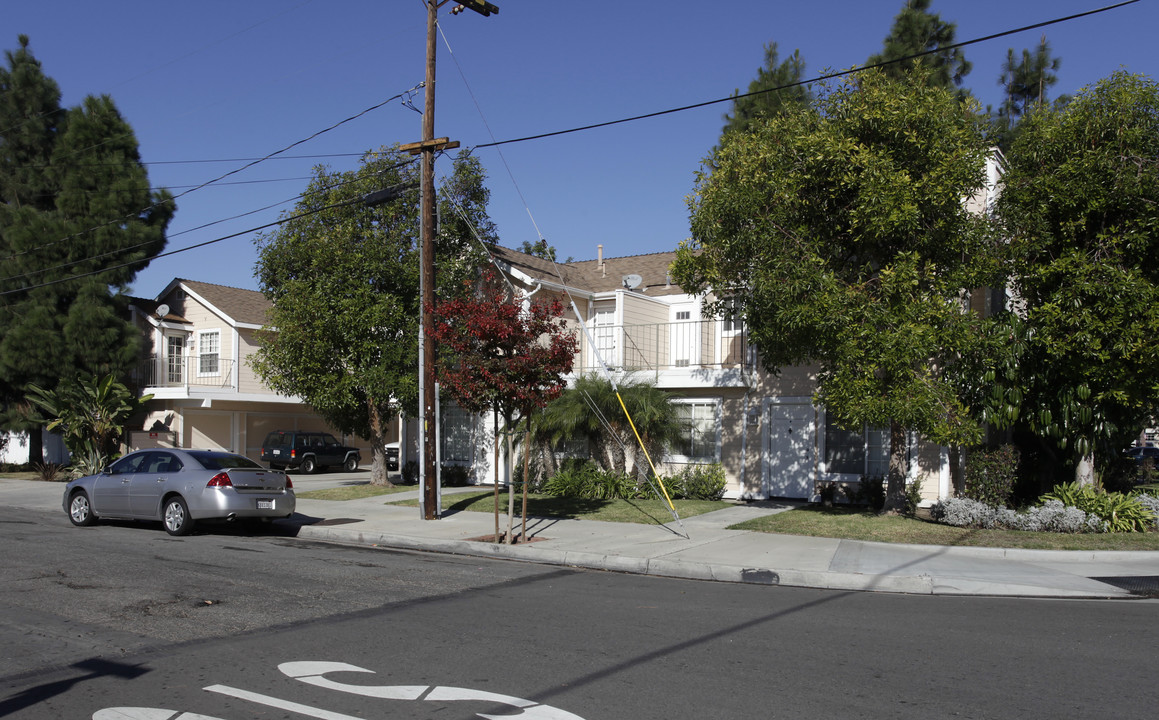 3721 Franklin Ave in Fullerton, CA - Foto de edificio