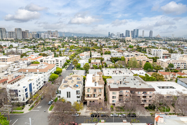 1610 Camden Ave in Los Angeles, CA - Building Photo - Building Photo