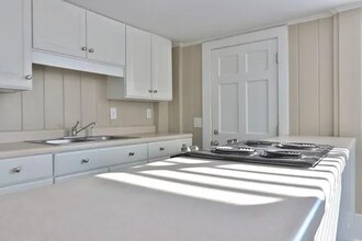 110 Jarvis St in Canton, GA - Foto de edificio - Building Photo