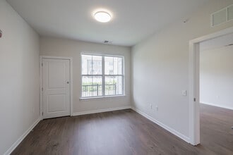 Molly Brook on Belmont in North Haledon, NJ - Building Photo - Interior Photo