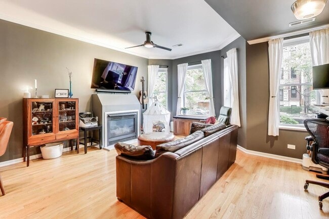 2837 N Burling St in Chicago, IL - Building Photo - Building Photo
