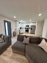 326 N Grant Ave in Corona, CA - Building Photo - Building Photo