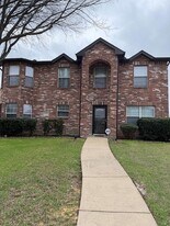 1305 Willowsprings Ct in Desoto, TX - Building Photo