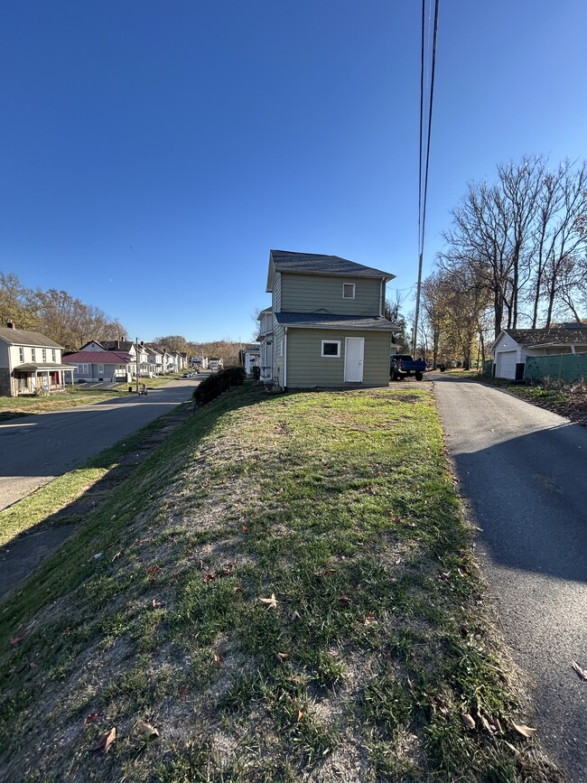 133 Mead St in Zanesville, OH - Building Photo - Building Photo