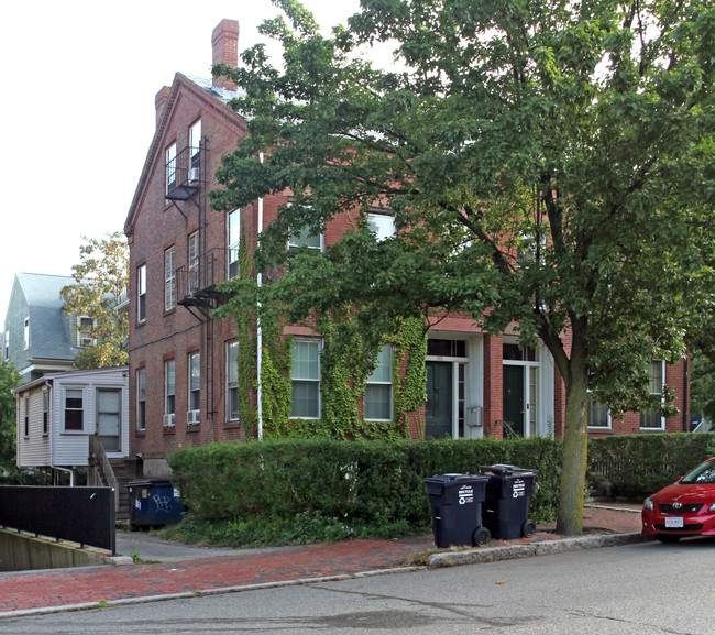 343 Harvard St in Cambridge, MA - Foto de edificio - Building Photo