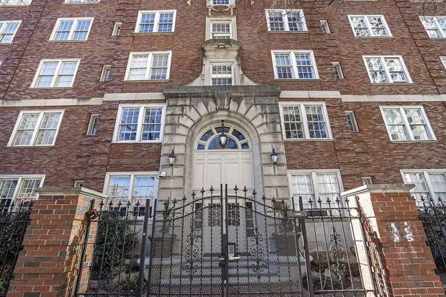 property at 800 Peachtree St NE