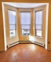 244 Whiton St, Unit 1st FL in Jersey City, NJ - Foto de edificio - Building Photo