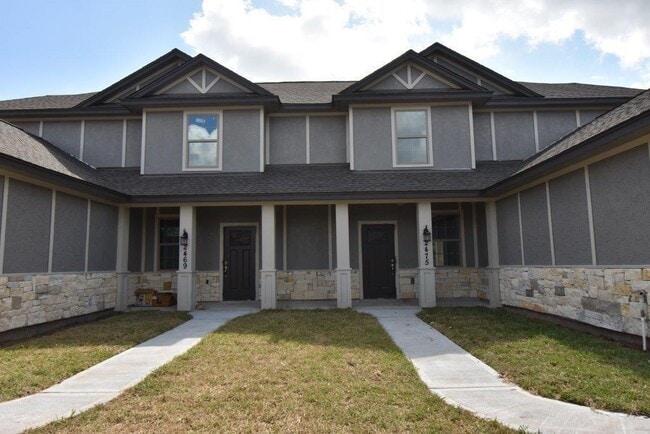 2463 Freeway Manor Dr in Rosenberg, TX - Building Photo - Building Photo