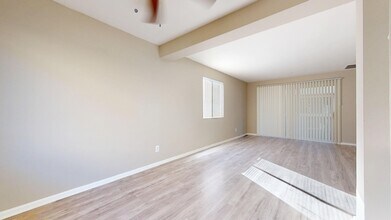 20251 Cohasset St in Los Angeles, CA - Building Photo - Building Photo