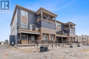 310 Lillian Freiman Private in Ottawa, ON - Building Photo