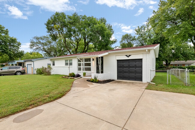 property at 211 E Meadowlark Rd