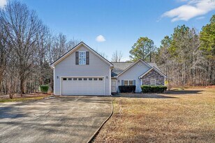 345 Freeman Dr in Covington, GA - Building Photo