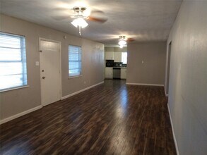2830 7th Ave N in Texas City, TX - Foto de edificio - Building Photo