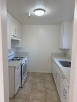 11640 Menlo Ave in Hawthorne, CA - Building Photo