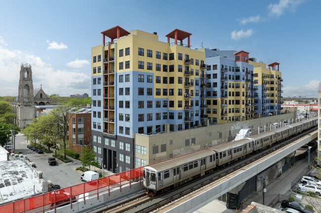 Catalpa Garden Condominiums in Chicago, IL - Foto de edificio - Building Photo