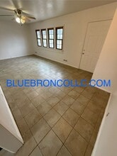 10743 Cambridge Ave in Kansas City, MO - Building Photo - Building Photo