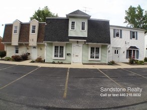 4461 Oberlin Ave-Unit -C in Lorain, OH - Building Photo - Building Photo