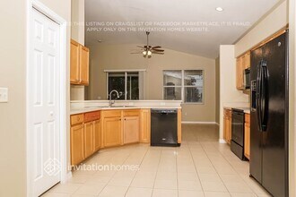 5602 New Covington Dr in Sarasota, FL - Building Photo - Building Photo