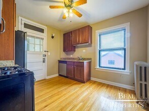 2110 W Ainslie St in Chicago, IL - Building Photo - Building Photo