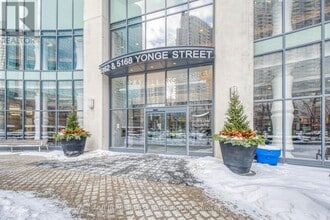 5168 Yonge St in Toronto, ON - Building Photo - Building Photo