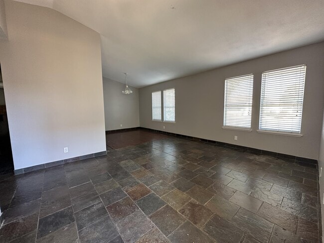 8745 Isola Dr in Las Vegas, NV - Building Photo - Building Photo