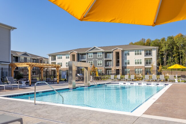 Arbour Place Apartments in Jeffersonville, IN - Foto de edificio - Building Photo