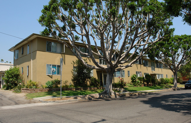 1719 California Ave in Santa Monica, CA - Foto de edificio - Building Photo