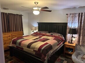 716 Greenmeadow Ct in Crystal Lake, IL - Building Photo - Building Photo