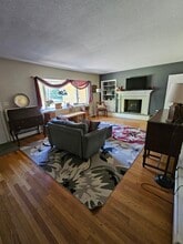 108 Shaker St in New London, NH - Building Photo - Building Photo