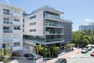 321 Ocean Dr in Miami Beach, FL - Building Photo - Building Photo