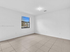 20381 NW 4th Ct in Miami, FL - Building Photo - Building Photo