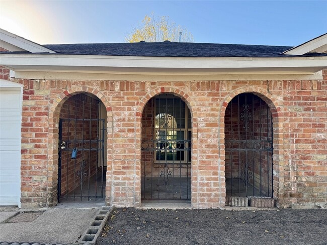 15770 Chimney Rock Rd in Missouri City, TX - Building Photo - Building Photo