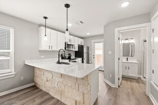 20 Tate Lane in Round Rock, TX - Building Photo