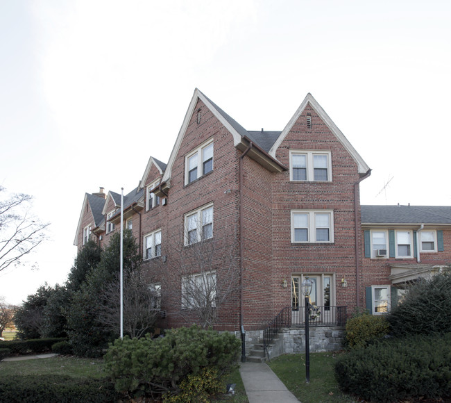 2100-2102 Lancaster Ave in Wilmington, DE - Building Photo - Building Photo